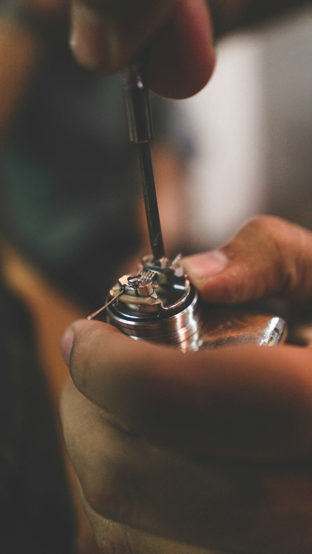 Atelier horloger - artisanat du bracelet de montre