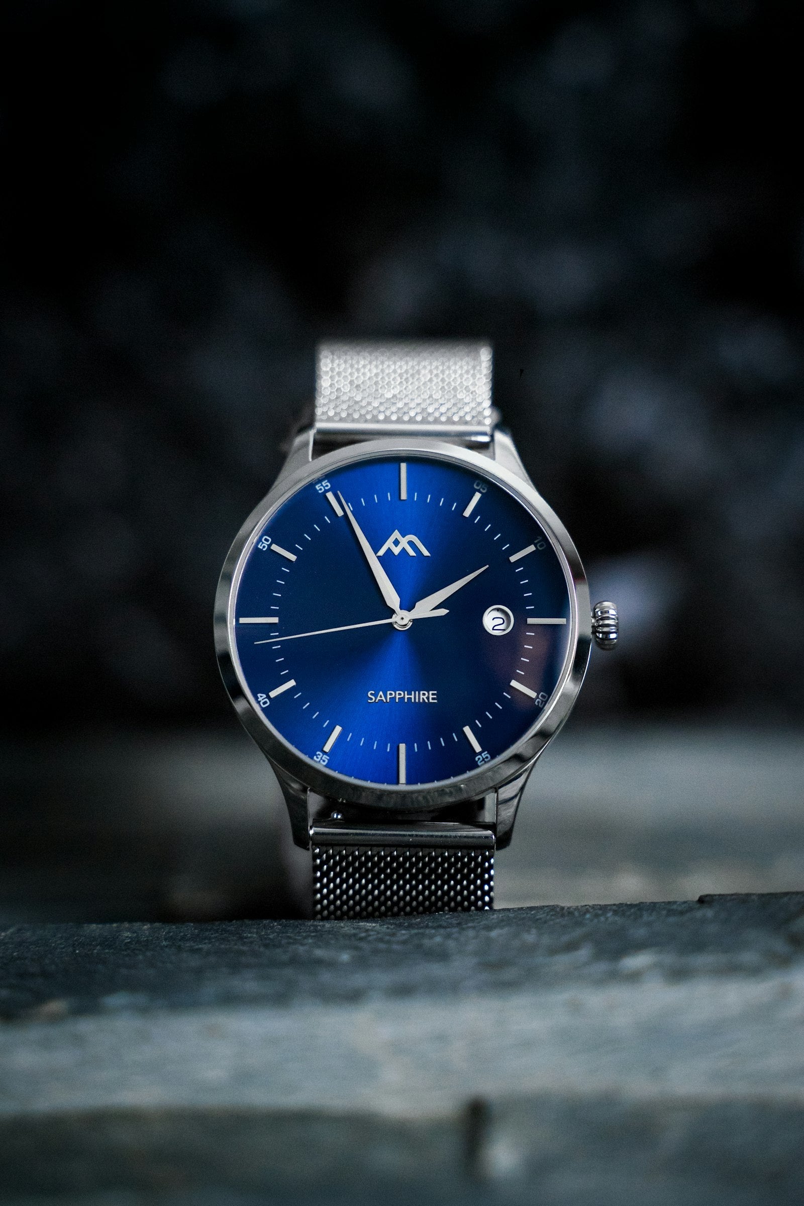 Bracelet intégré, signature du luxe horloger