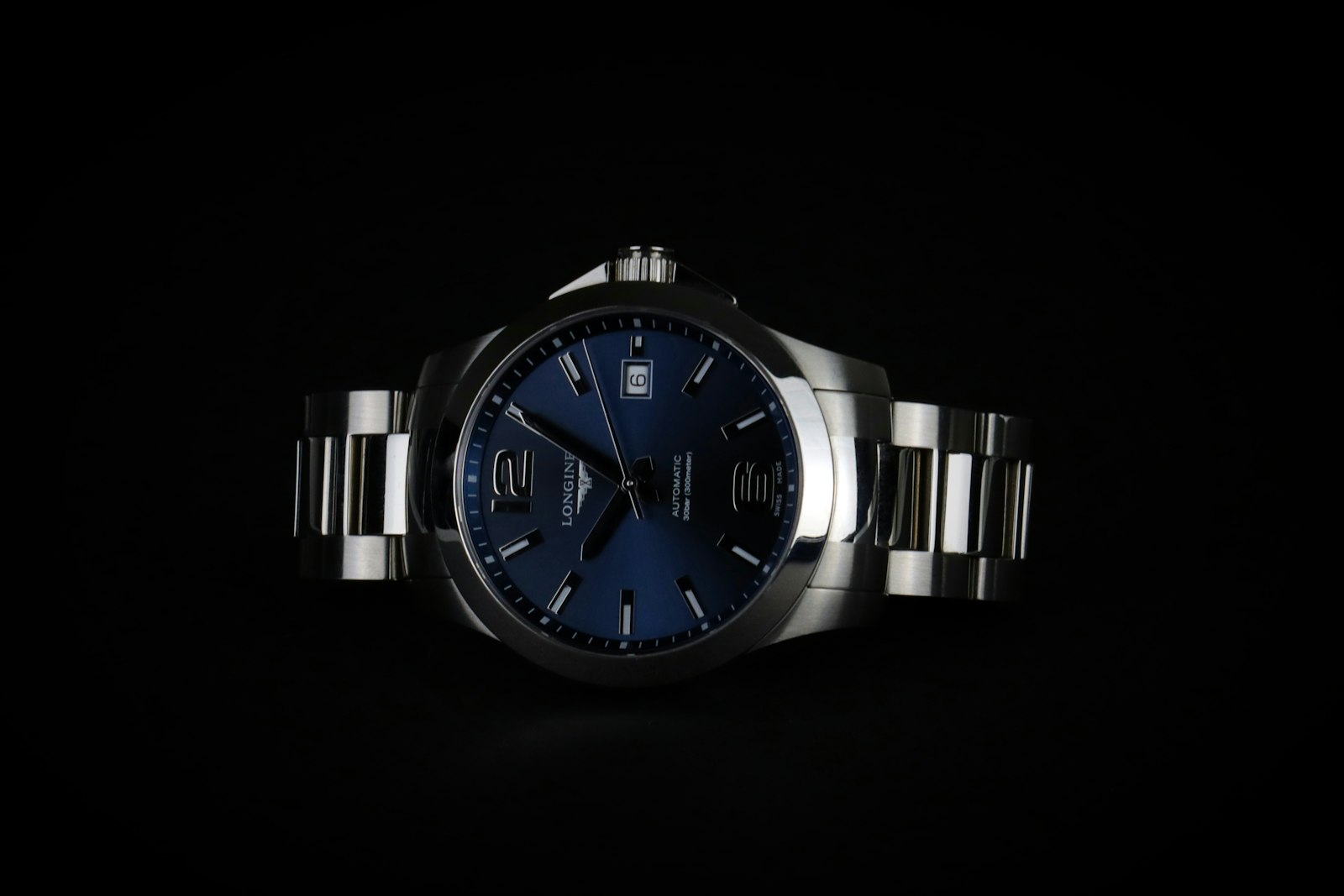 Montre iconique sublimée par un bracelet premium