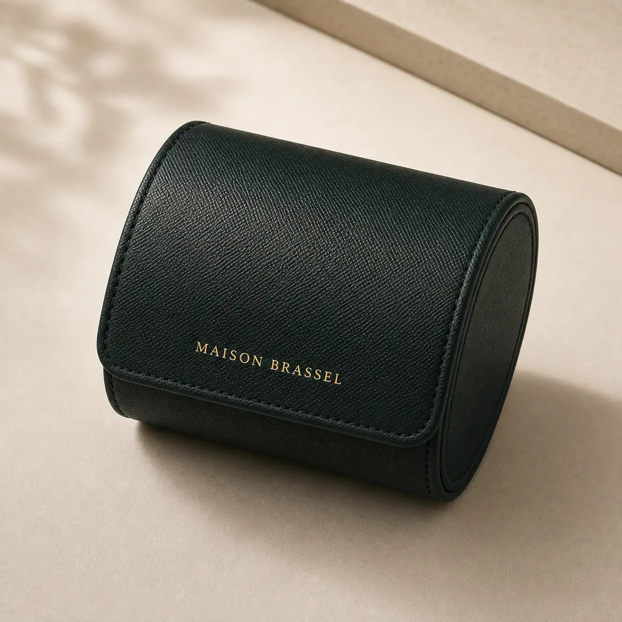 Single watch roll for 1 watch in black grained leather with gold foil Maison Brassel logo